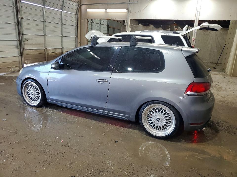 2011 VOLKSWAGEN GTI — Фото 2 из 12