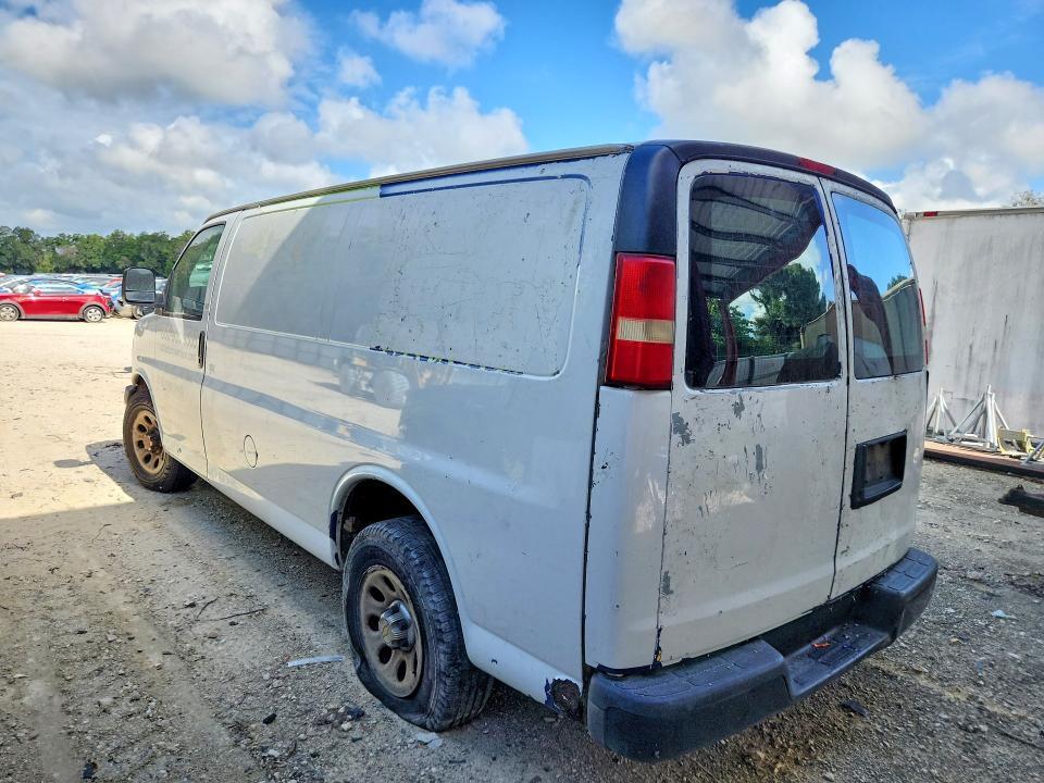 1GCSGAFXXC1178138 2012 CHEVROLET EXPRESS G1500 photo no. 2