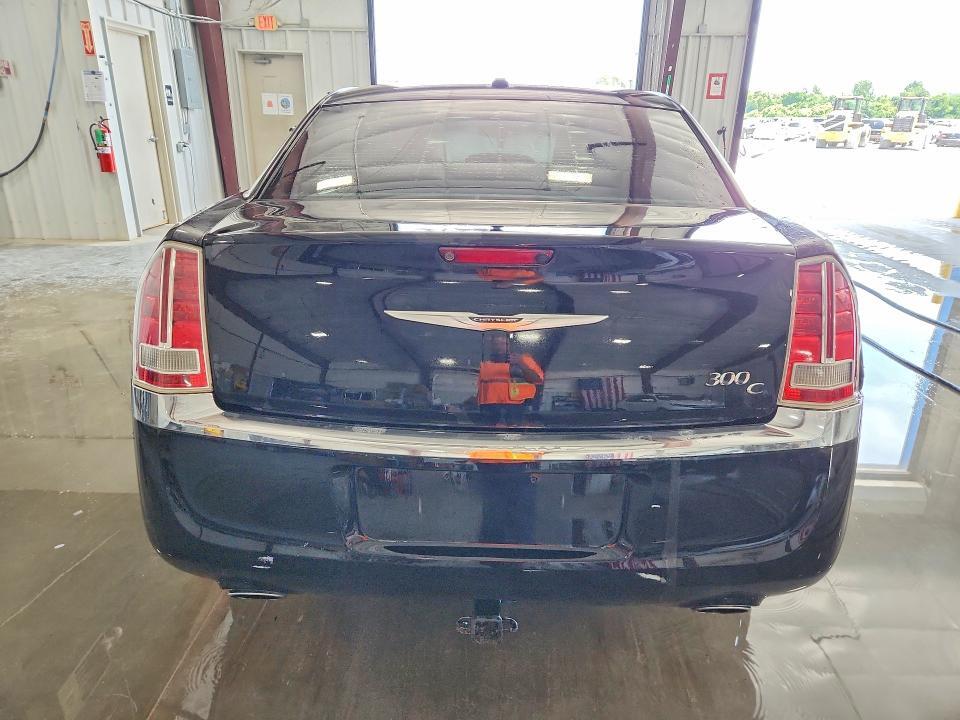 2012 CHRYSLER 300C — Фото 6 из 12