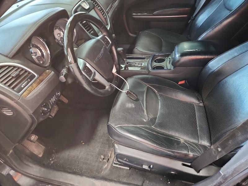 2012 CHRYSLER 300C — Фото 7 из 12
