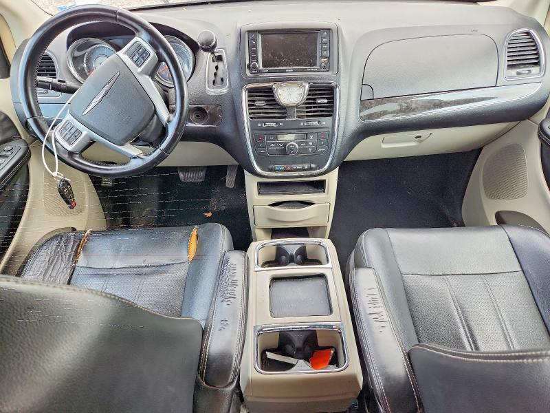 2012 CHRYSLER TOWN & COUNTRY TOURING — Фото 8 из 13