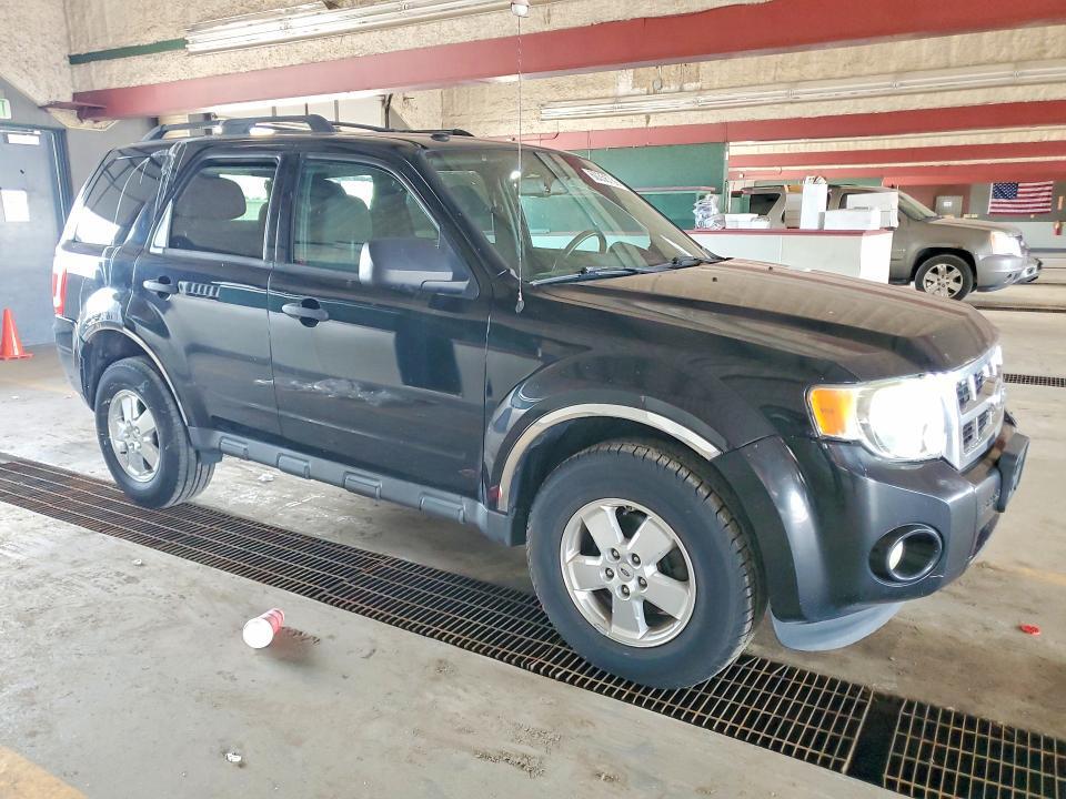 1FMCU9DG1CKB84690 2012 FORD ESCAPE photo no. 4