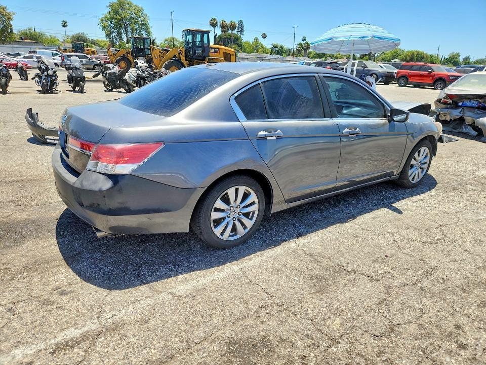 1HGCP2F8XCA142373 2012 HONDA ACCORD photo no. 3