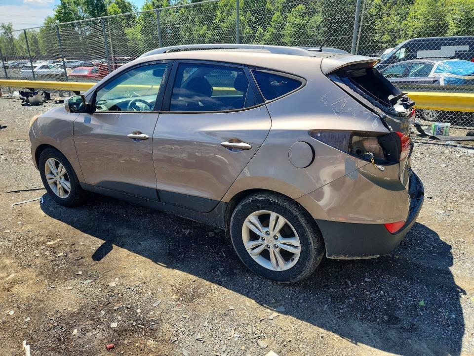 2012 HYUNDAI TUCSON GLS — Фото 2 из 14