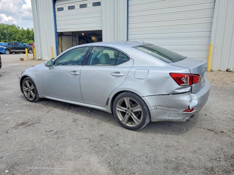 JTHBF5C23C5173339 2012 LEXUS IS photo no. 2
