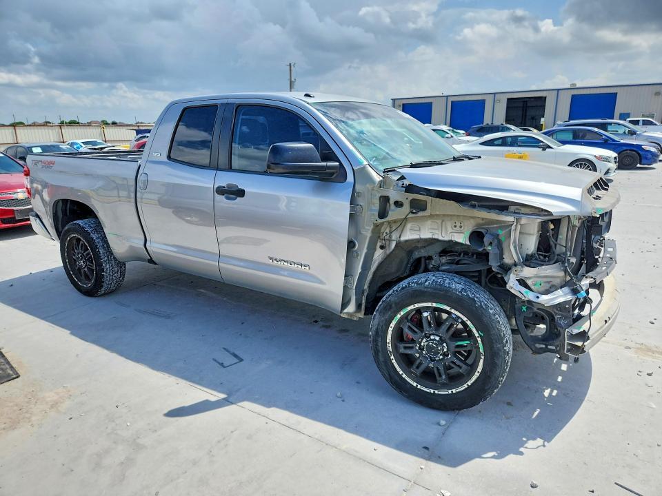 2018 TOYOTA TUNDRA SR5 — Фото 4 из 13
