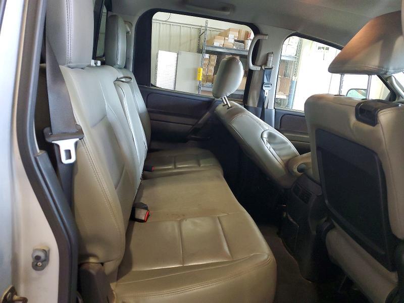 2012 NISSAN TITAN SV — Фото 10 из 12
