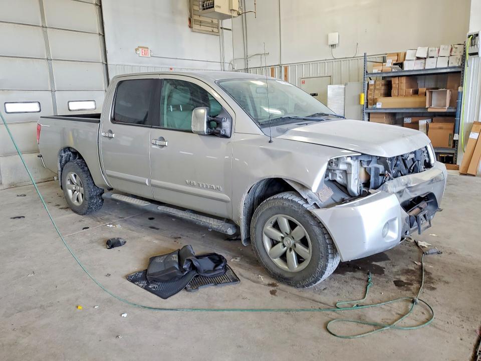 2012 NISSAN TITAN SV — Фото 4 из 12
