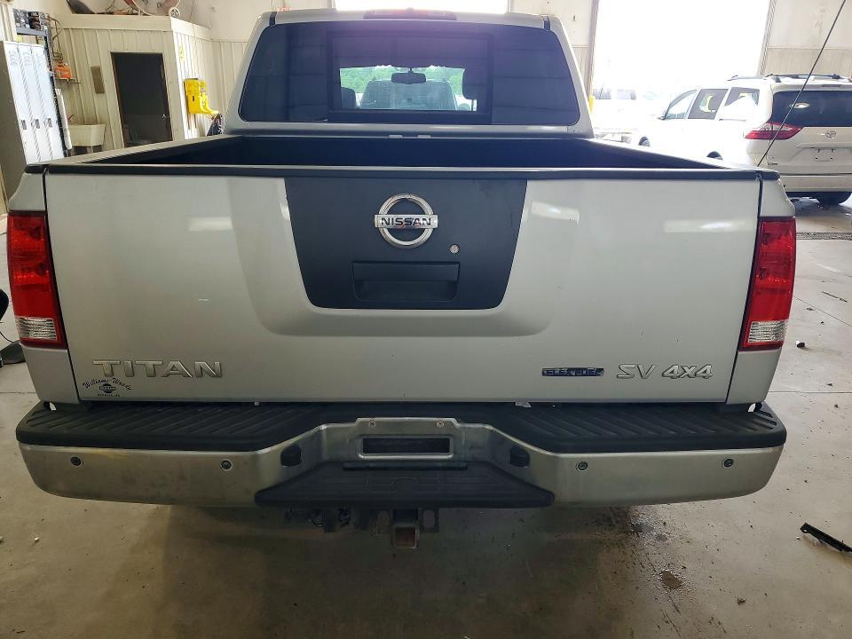2012 NISSAN TITAN SV — Фото 6 из 12