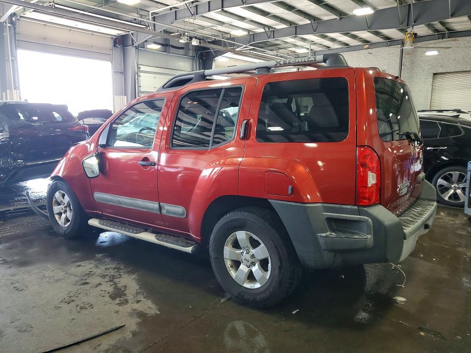 2012 NISSAN XTERRA X — Фото 2 из 14