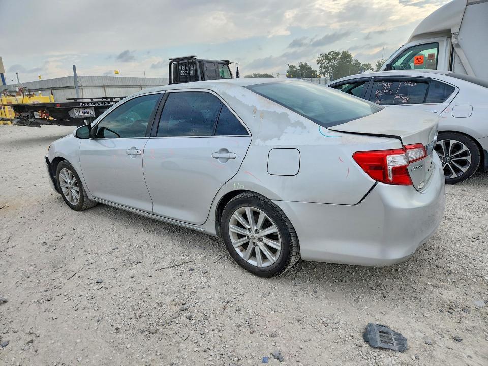 2012 TOYOTA CAMRY XLE — Фото 2 из 12