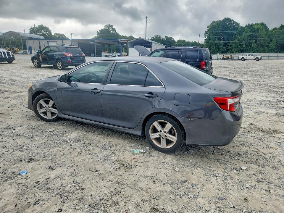2012 TOYOTA CAMRY SE — Фото 2 из 12