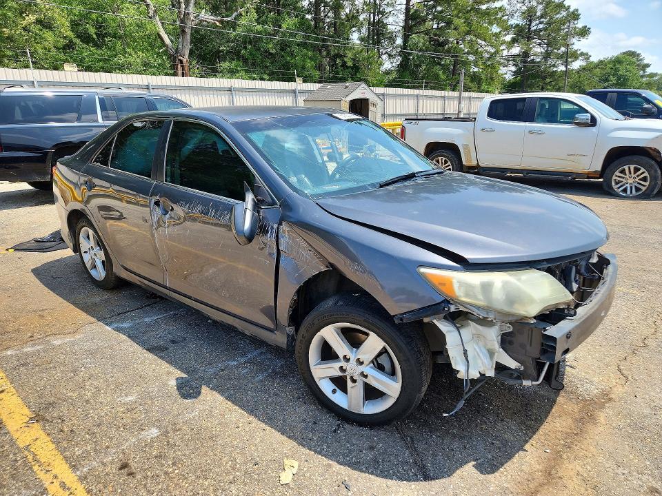 2012 TOYOTA CAMRY SE — Фото 4 из 13