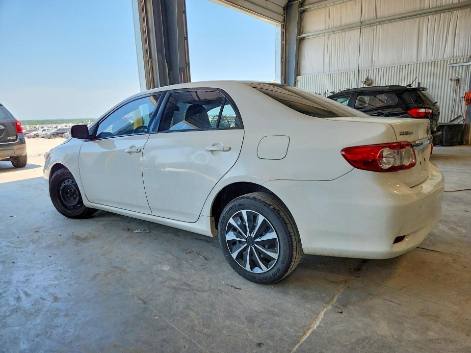 2T1BU4EE6CC765670 2012 TOYOTA COROLLA photo no. 2