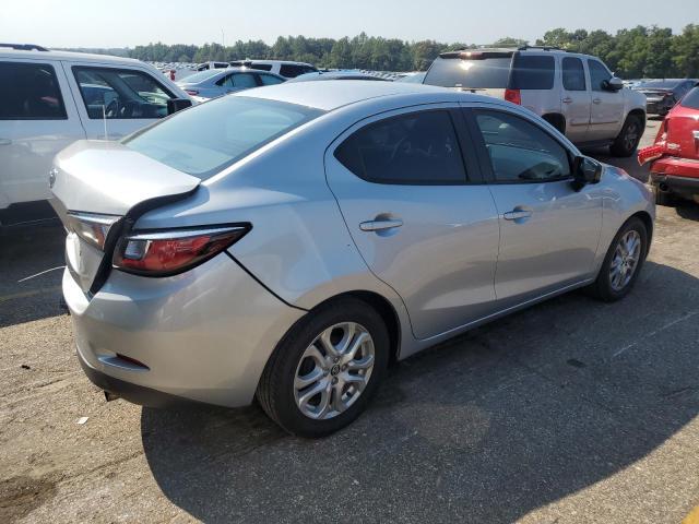 3MYDLBYV9JY307325 2018 TOYOTA YARIS IA photo no. 3