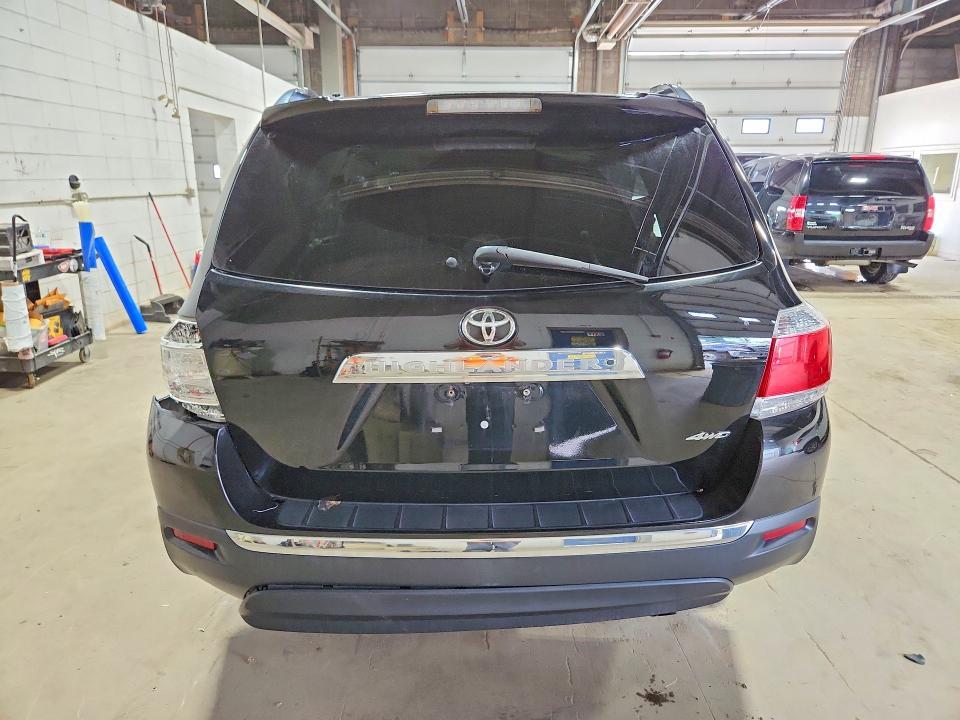 2012 TOYOTA HIGHLANDER SE — Фото 6 из 14