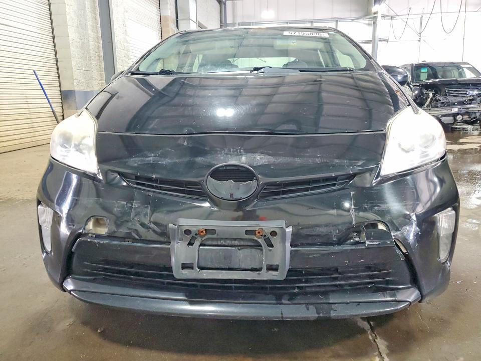 2012 TOYOTA PRIUS TWO — Фото 5 из 13