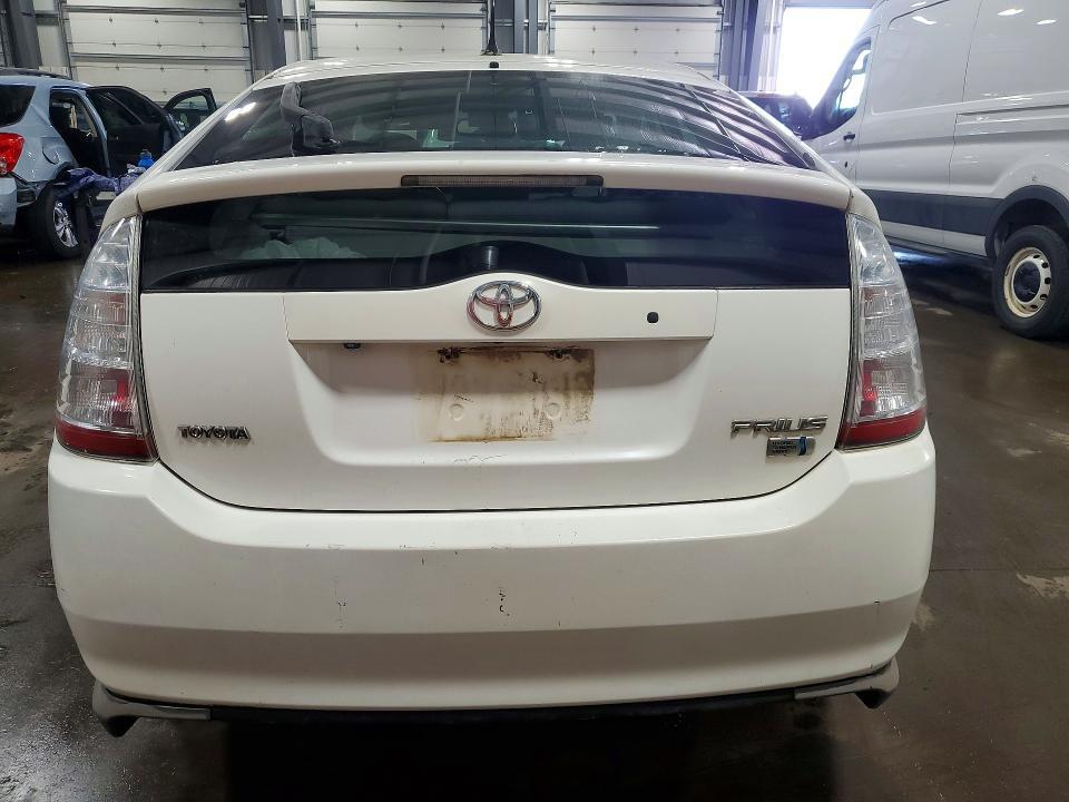 2012 TOYOTA PRIUS BASE — Фото 6 из 12