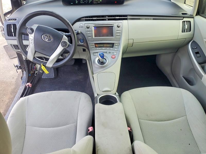 2012 TOYOTA PRIUS TWO — Фото 8 из 13