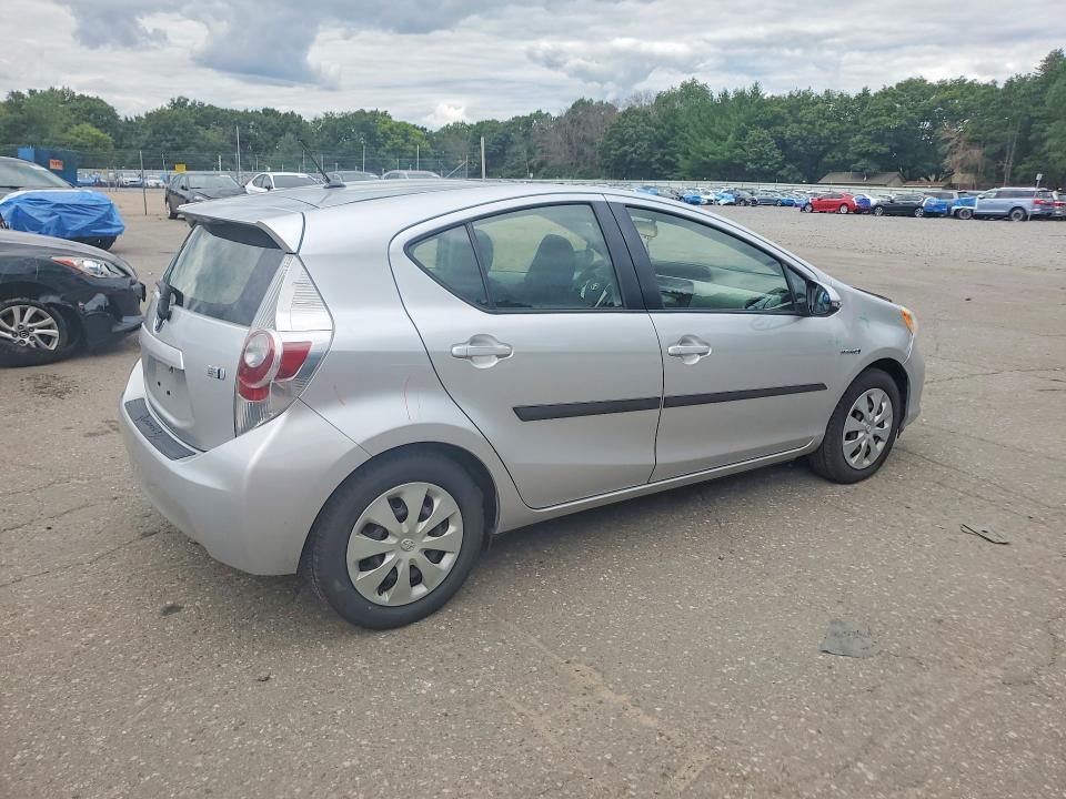 2012 TOYOTA PRIUS C TWO — Фото 3 из 13