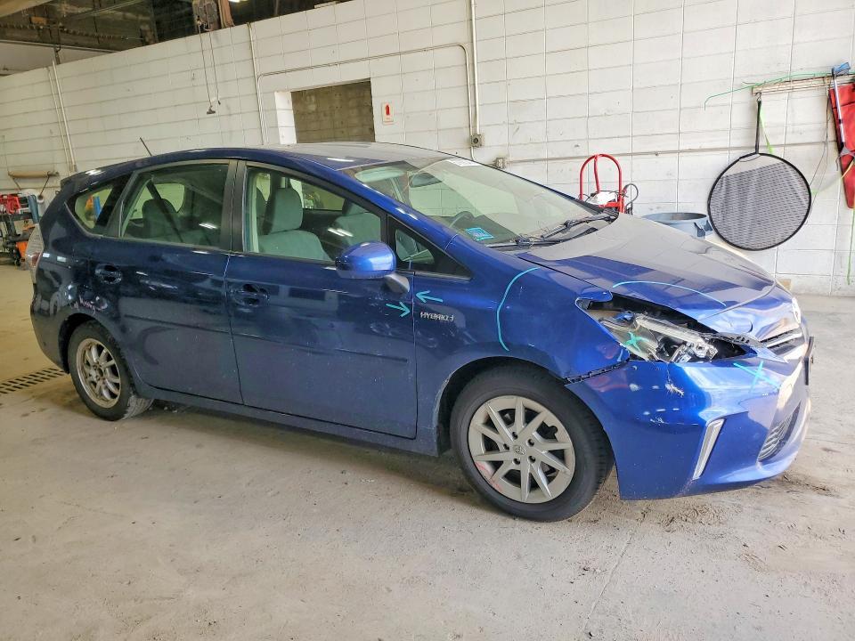 2012 TOYOTA PRIUS V THREE — Фото 4 из 12