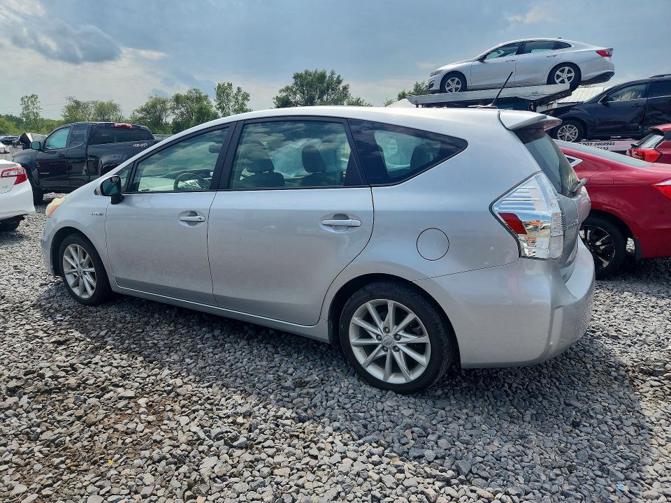 2012 TOYOTA PRIUS V FIVE — Фото 2 из 12