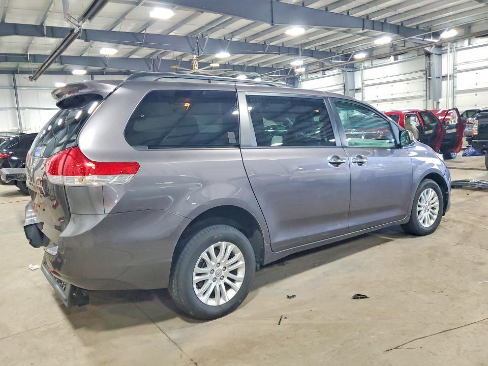 2012 TOYOTA SIENNA XLE 7-PASSENGER AUTO ACCESS SE — Фото 3 из 13