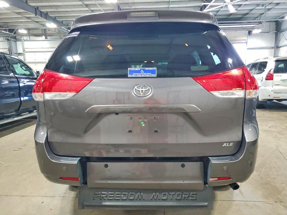 2012 TOYOTA SIENNA XLE 7-PASSENGER AUTO ACCESS SE — Фото 6 из 13