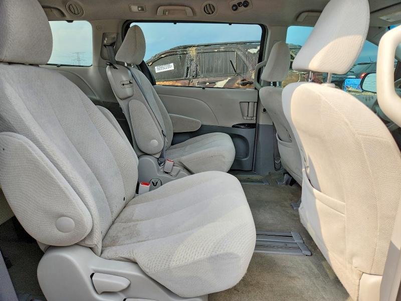 2012 TOYOTA SIENNA LE — Фото 11 из 13