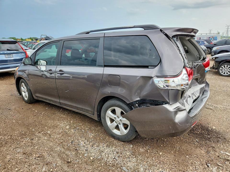 2012 TOYOTA SIENNA LE — Фото 2 из 13