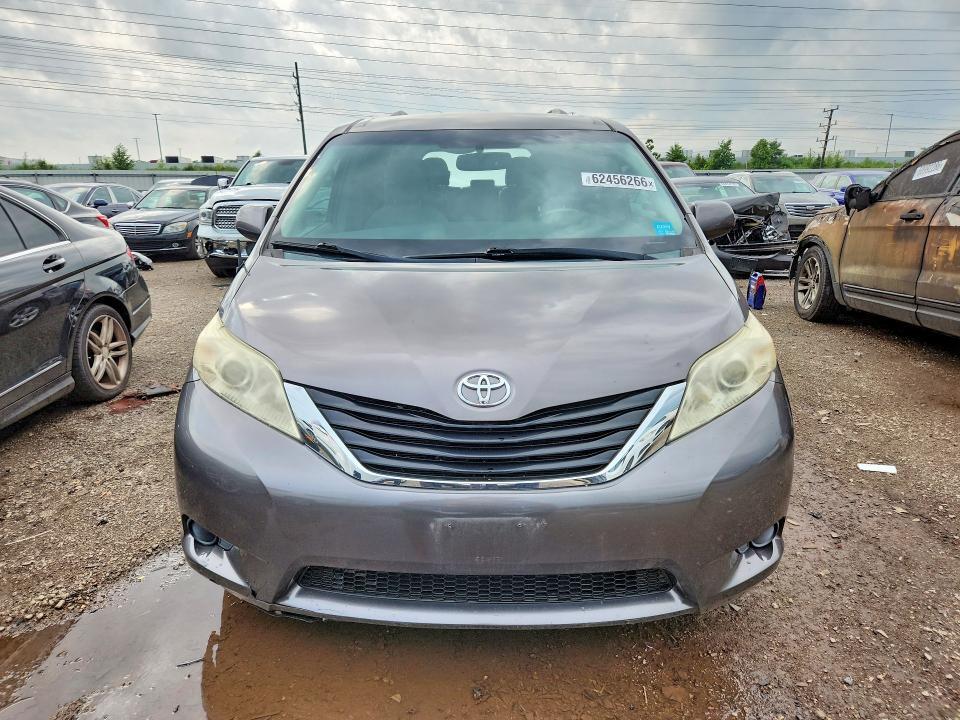 2012 TOYOTA SIENNA LE — Фото 5 из 13