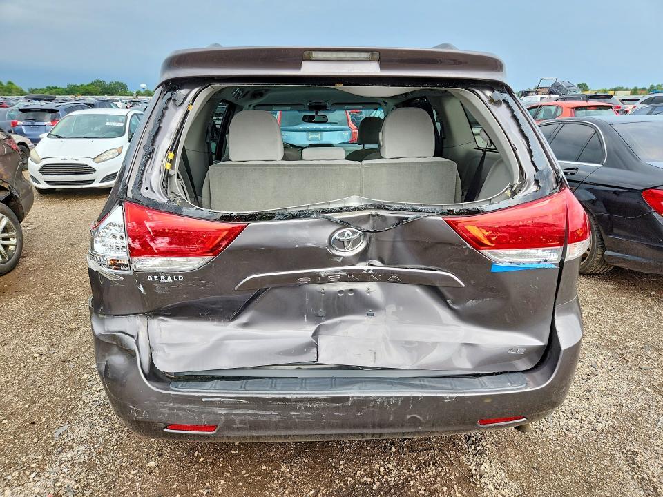 2012 TOYOTA SIENNA LE — Фото 6 из 13
