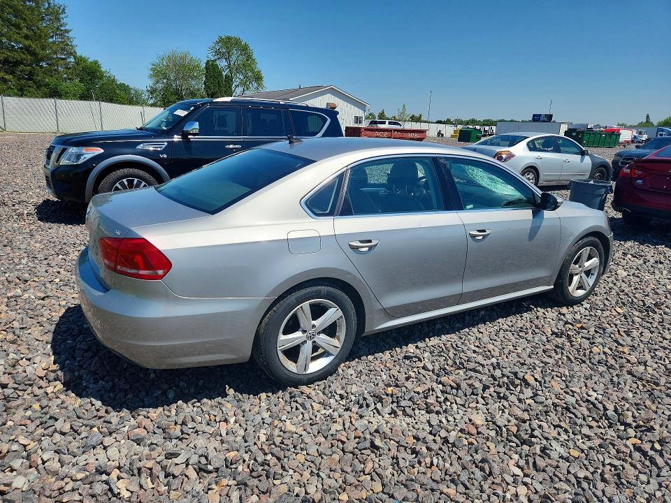 2012 VOLKSWAGEN PASSAT SE — Фото 3 из 12