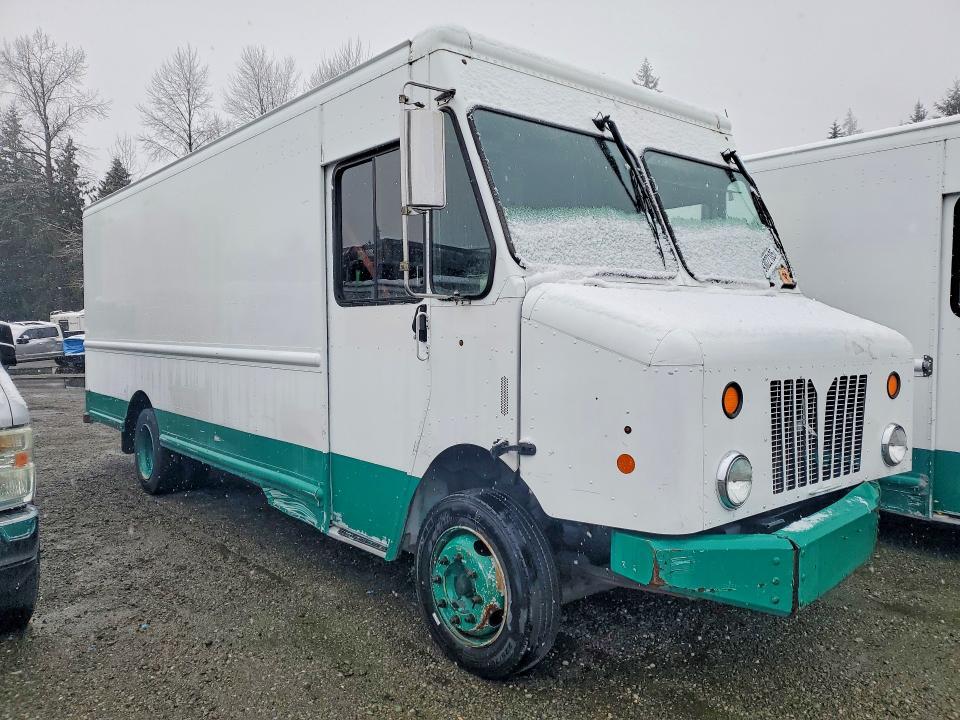 2012 WORKHORSE W62 DELIVERY TRUCK — Фото 4 из 12