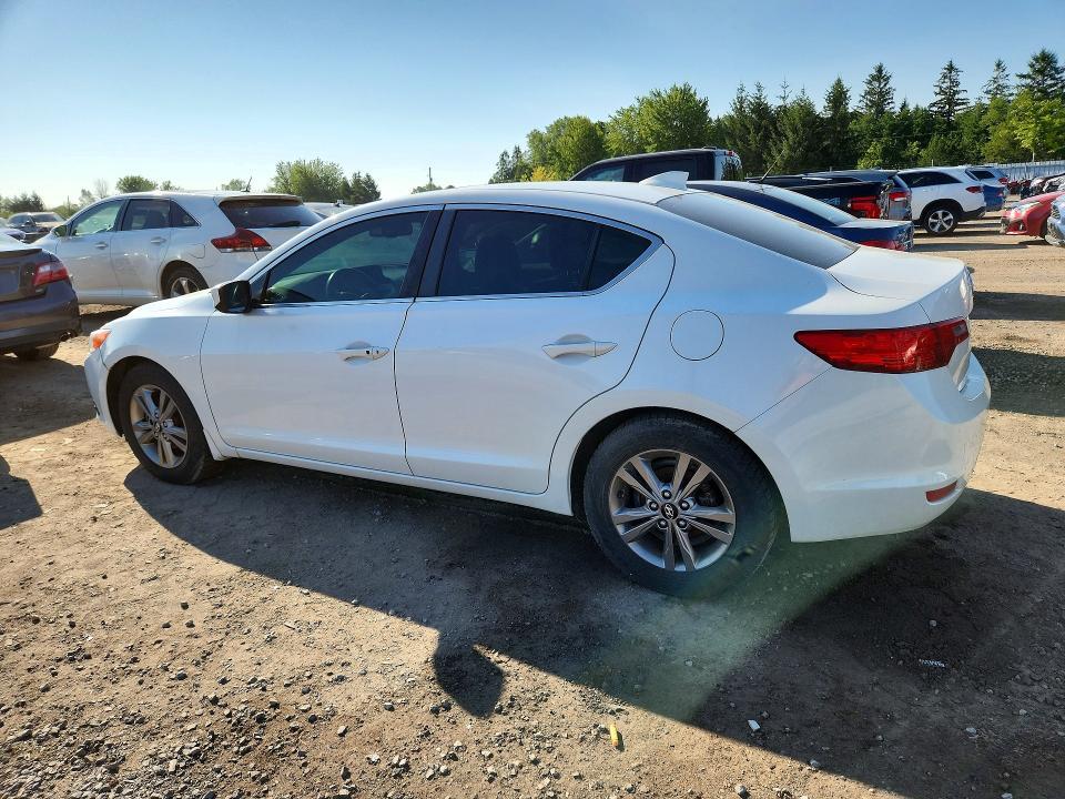19VDE1F73DE402212 2013 ACURA ILX photo no. 2