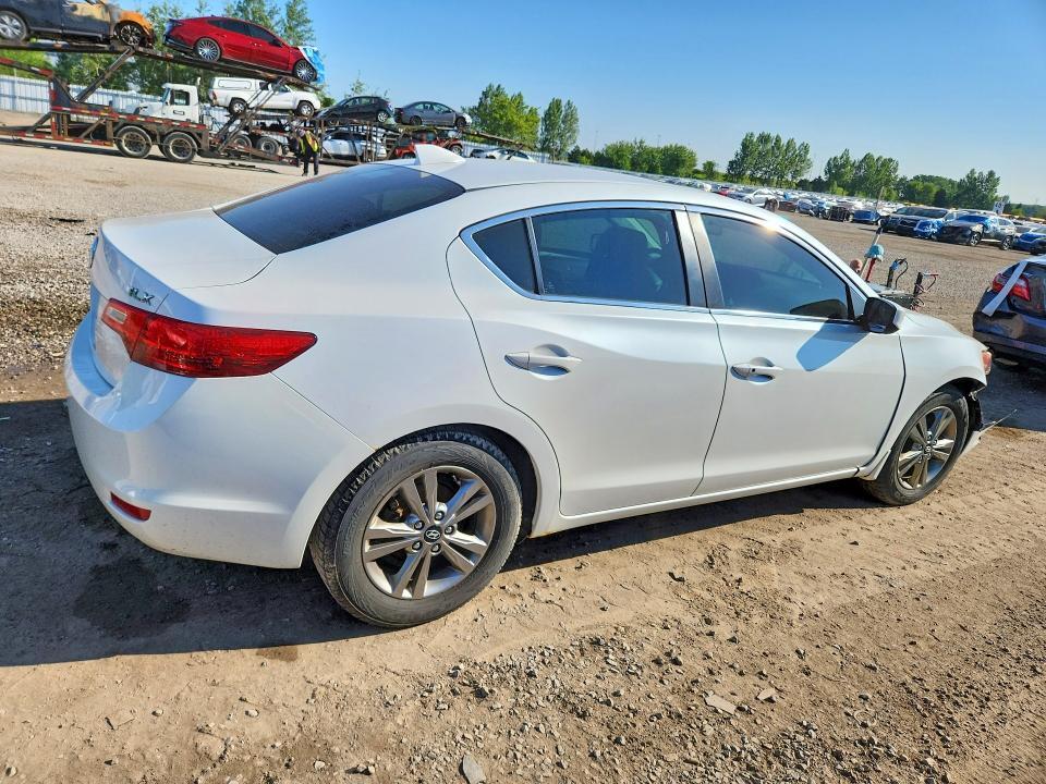 19VDE1F73DE402212 2013 ACURA ILX photo no. 3