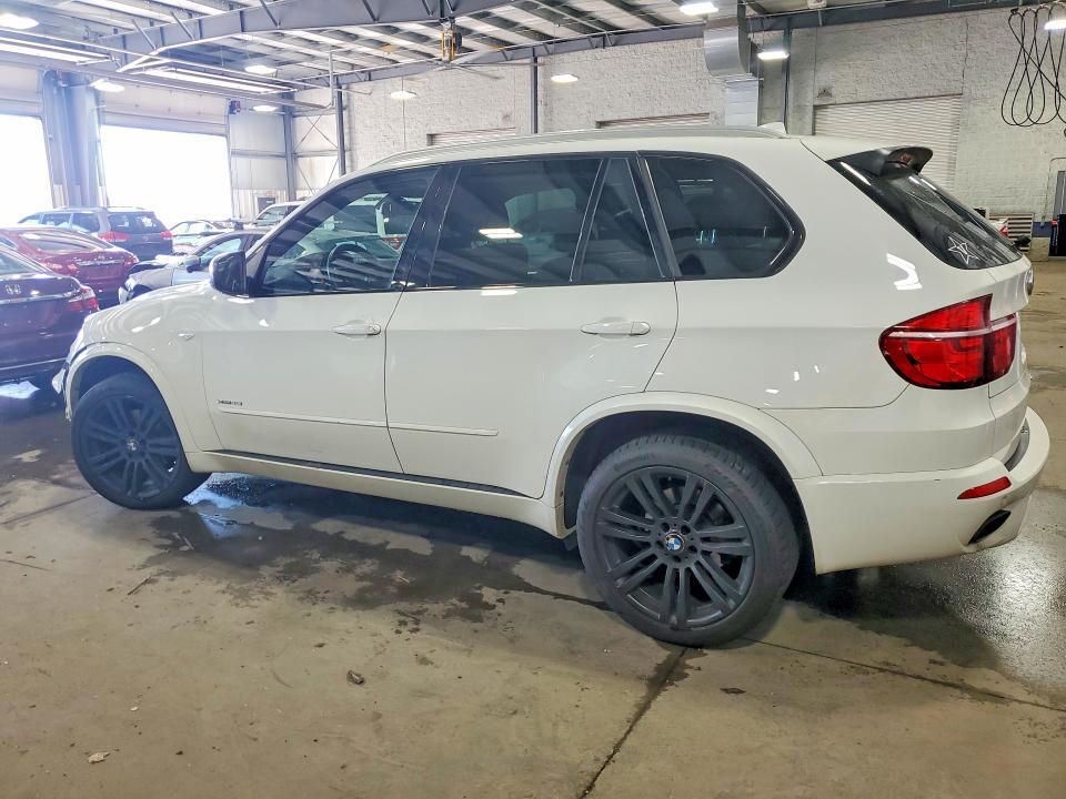 2013 BMW X5 XDRIVE35I — Фото 2 из 12
