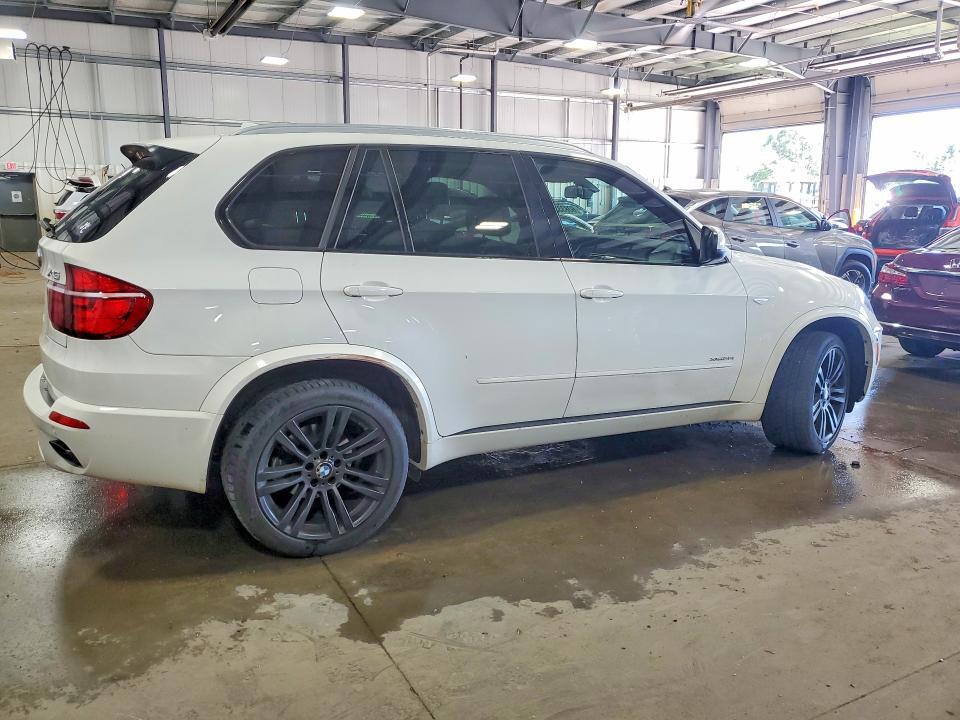 2013 BMW X5 XDRIVE35I — Фото 3 из 12
