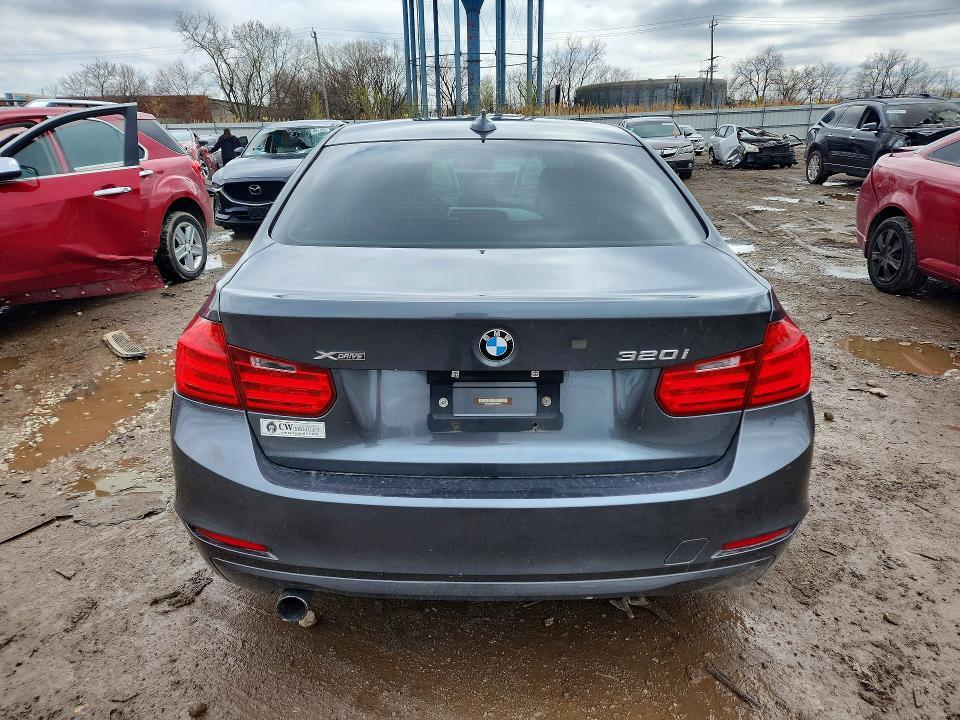 2013 BMW 320 I XDRIVE — Фото 6 из 12