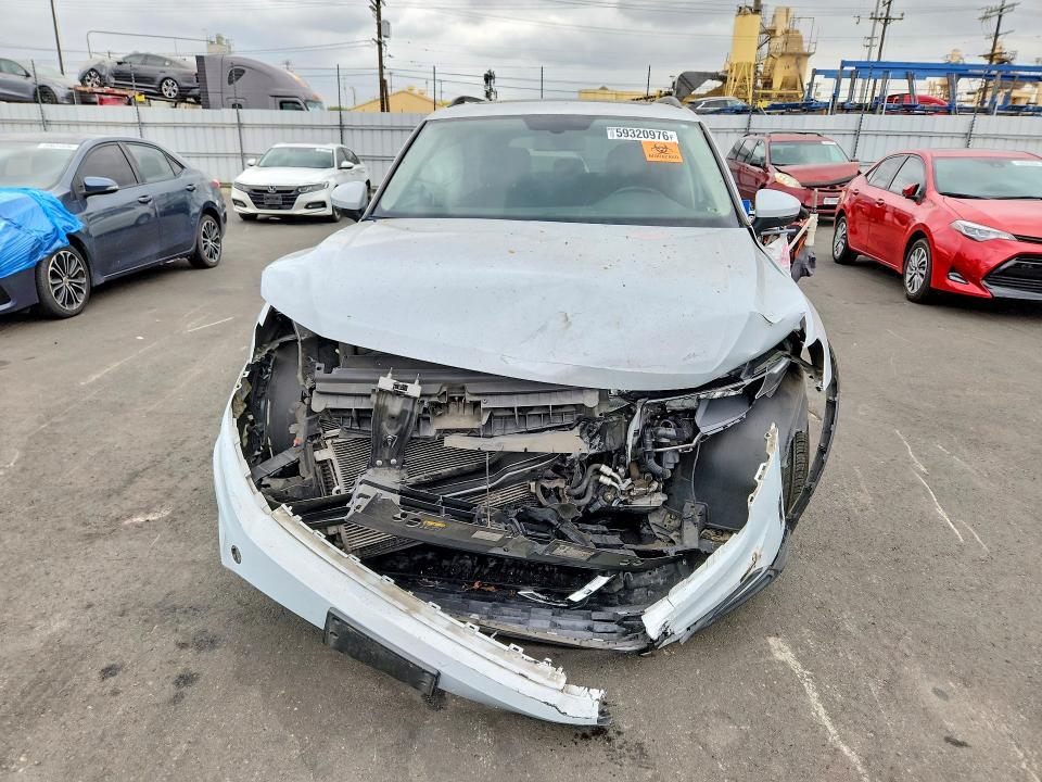 2018 VOLKSWAGEN TIGUAN SE — Фото 5 из 14