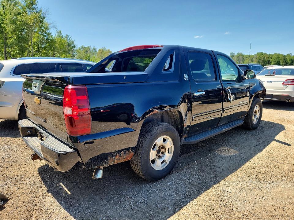 2013 CHEVROLET AVALANCHE LT — Фото 3 из 13