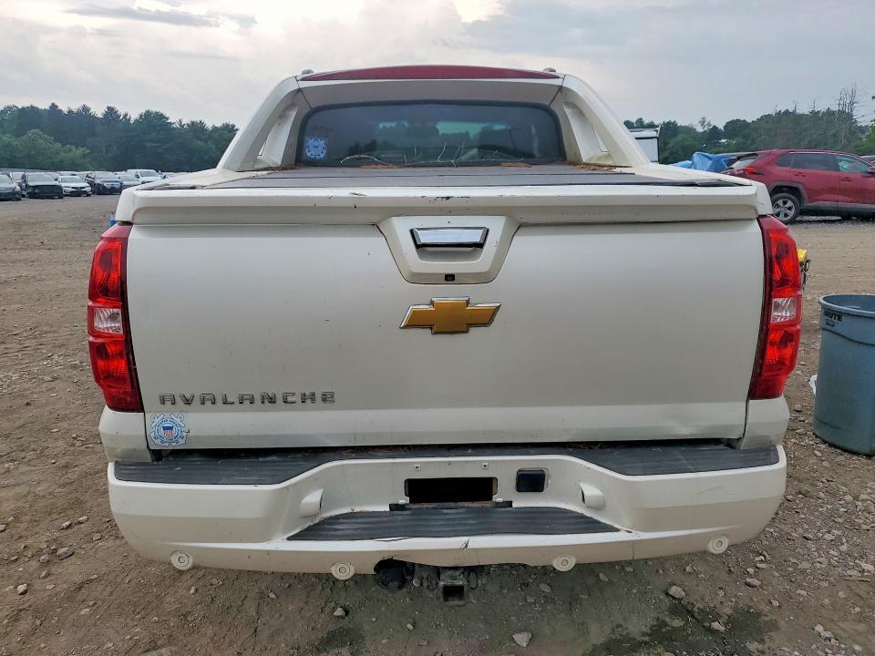 2013 CHEVROLET AVALANCHE LTZ — Фото 6 из 12