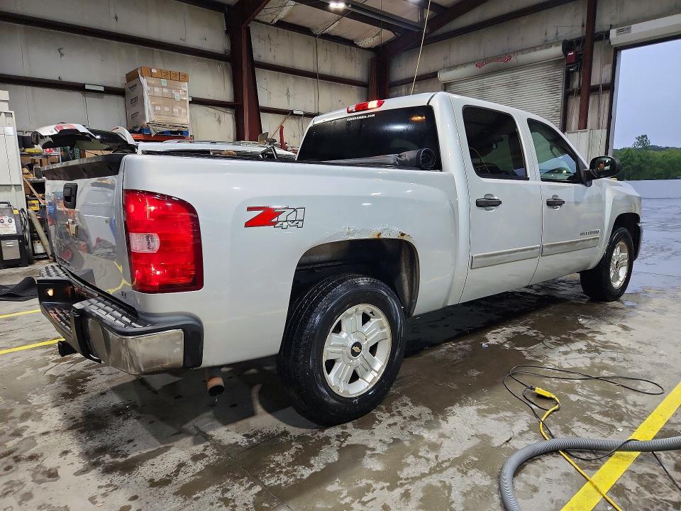 2013 CHEVROLET SILVERADO K1500 LT — Фото 3 из 12