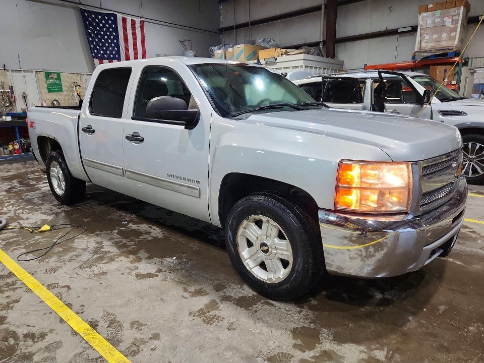 2013 CHEVROLET SILVERADO K1500 LT — Фото 4 из 12
