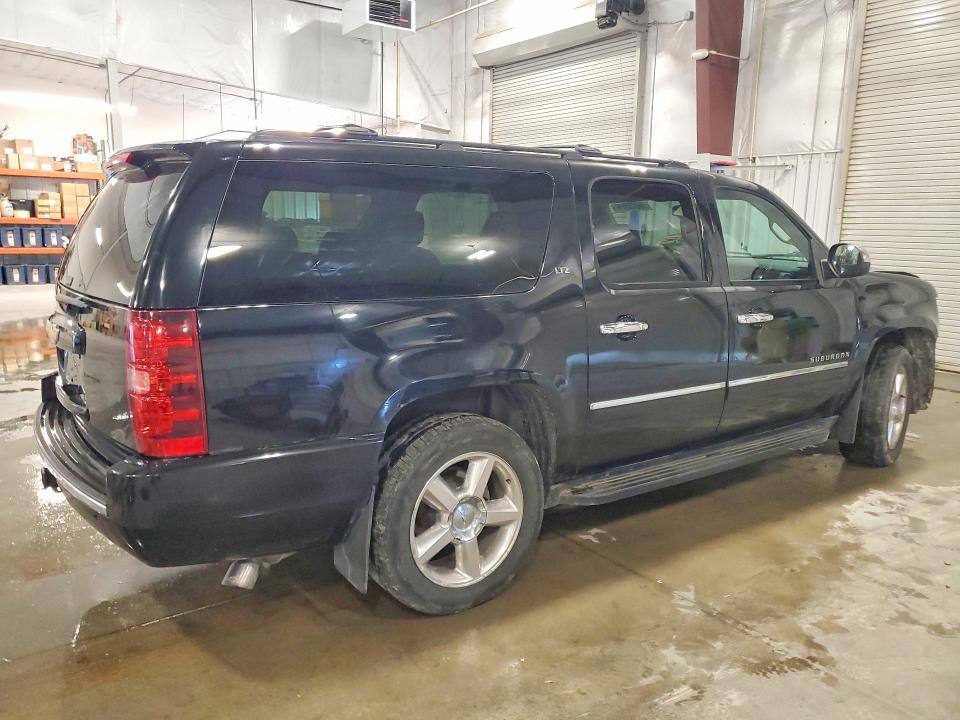 2013 CHEVROLET SUBURBAN K1500 LTZ — Фото 3 из 14