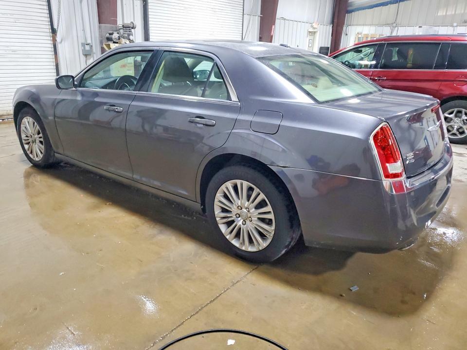 2C3CCARG8DH573681 2013 CHRYSLER 300 photo no. 2