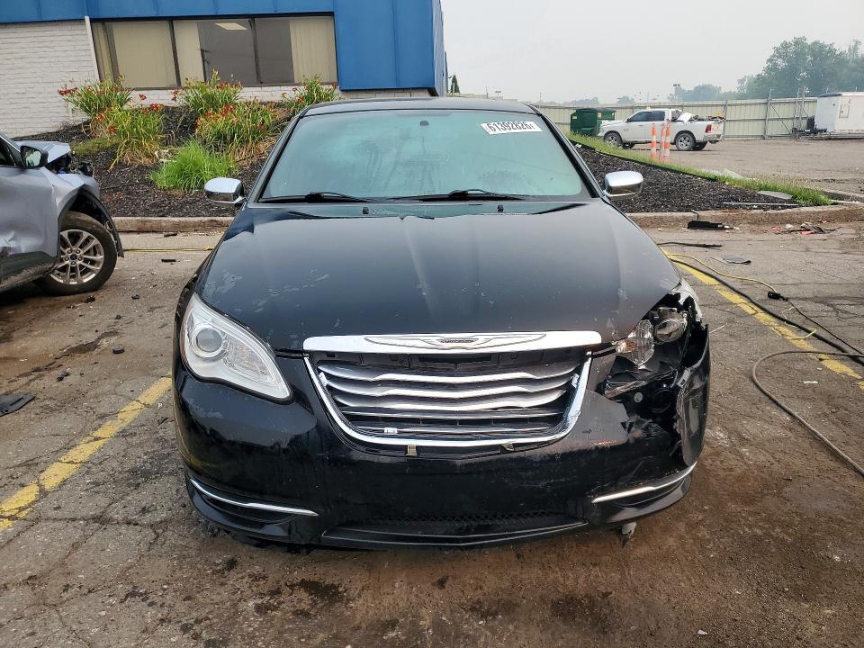 2013 CHRYSLER 200 LIMITED — Фото 5 из 12