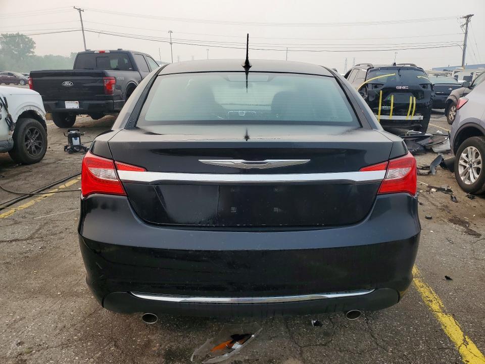 2013 CHRYSLER 200 LIMITED — Фото 6 из 12