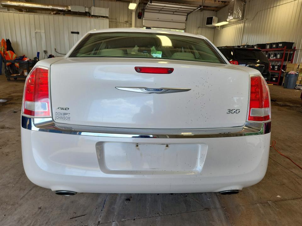 2013 CHRYSLER 300 — Фото 6 из 12