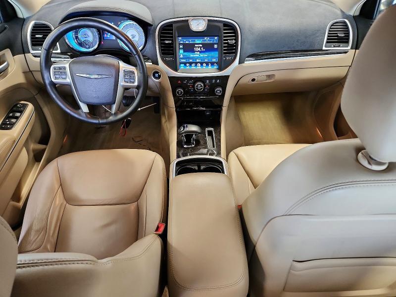 2013 CHRYSLER 300 — Фото 8 из 12